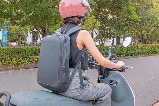 Nazoroad Dave後背包-商務通勤族必備包款，邊走邊充手機、高顏值、超多收納空間的筆電後背包 |